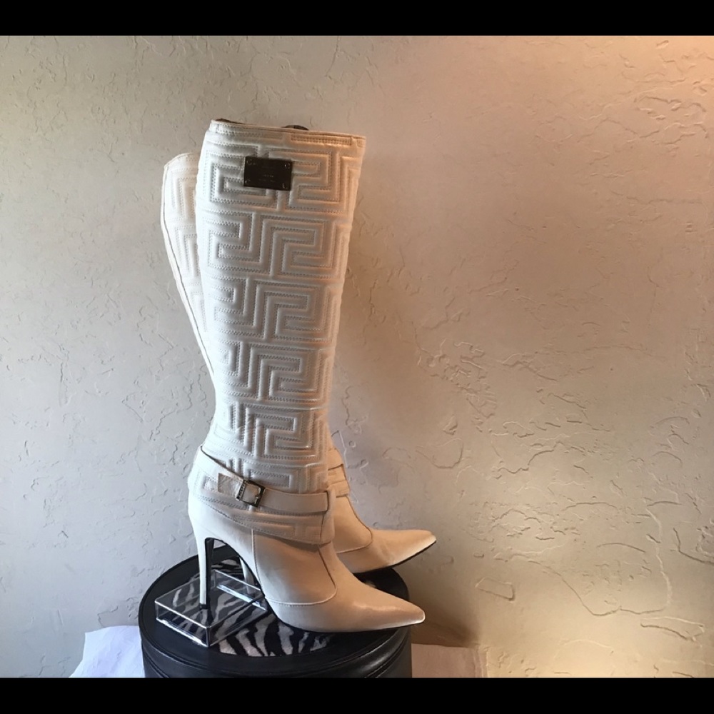 🤍Gianni Versace White Leather Boots. Beautiful🤍